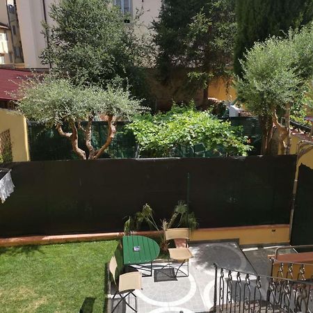 Affitta Camere Mimi Family Florenz Exterior foto