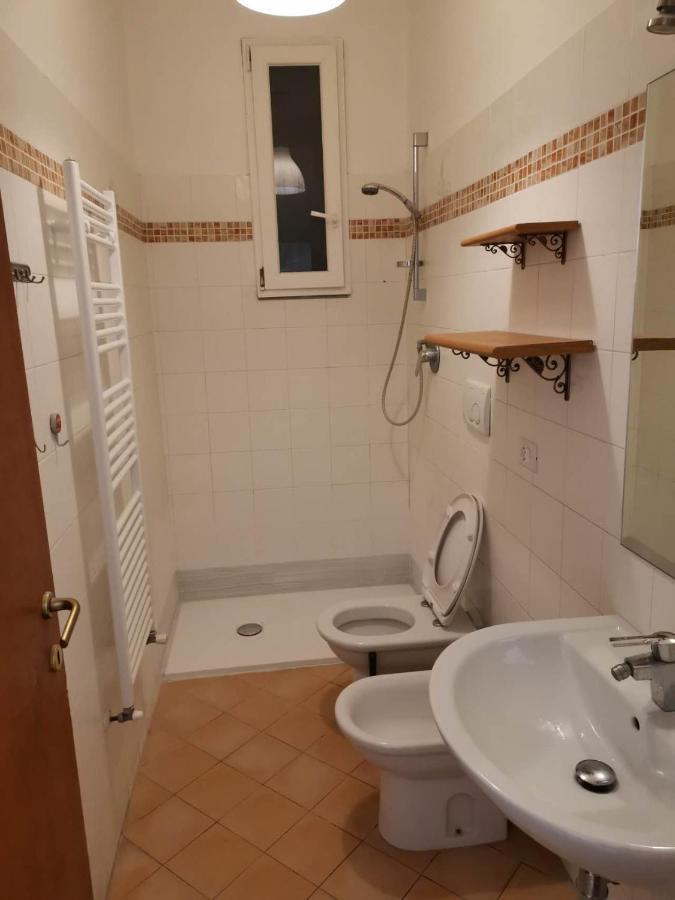 Affitta Camere Mimi Family Florenz Exterior foto