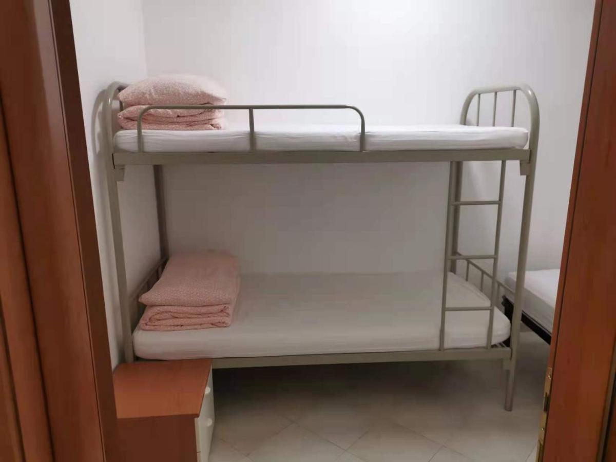 Affitta Camere Mimi Family Florenz Exterior foto