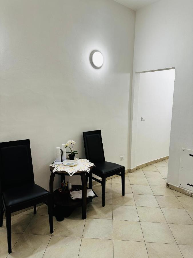 Affitta Camere Mimi Family Florenz Exterior foto