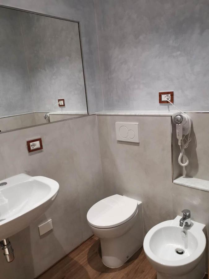 Affitta Camere Mimi Family Florenz Exterior foto