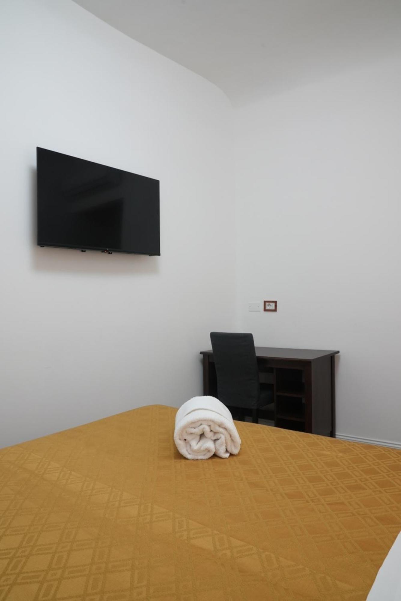 Affitta Camere Mimi Family Florenz Exterior foto