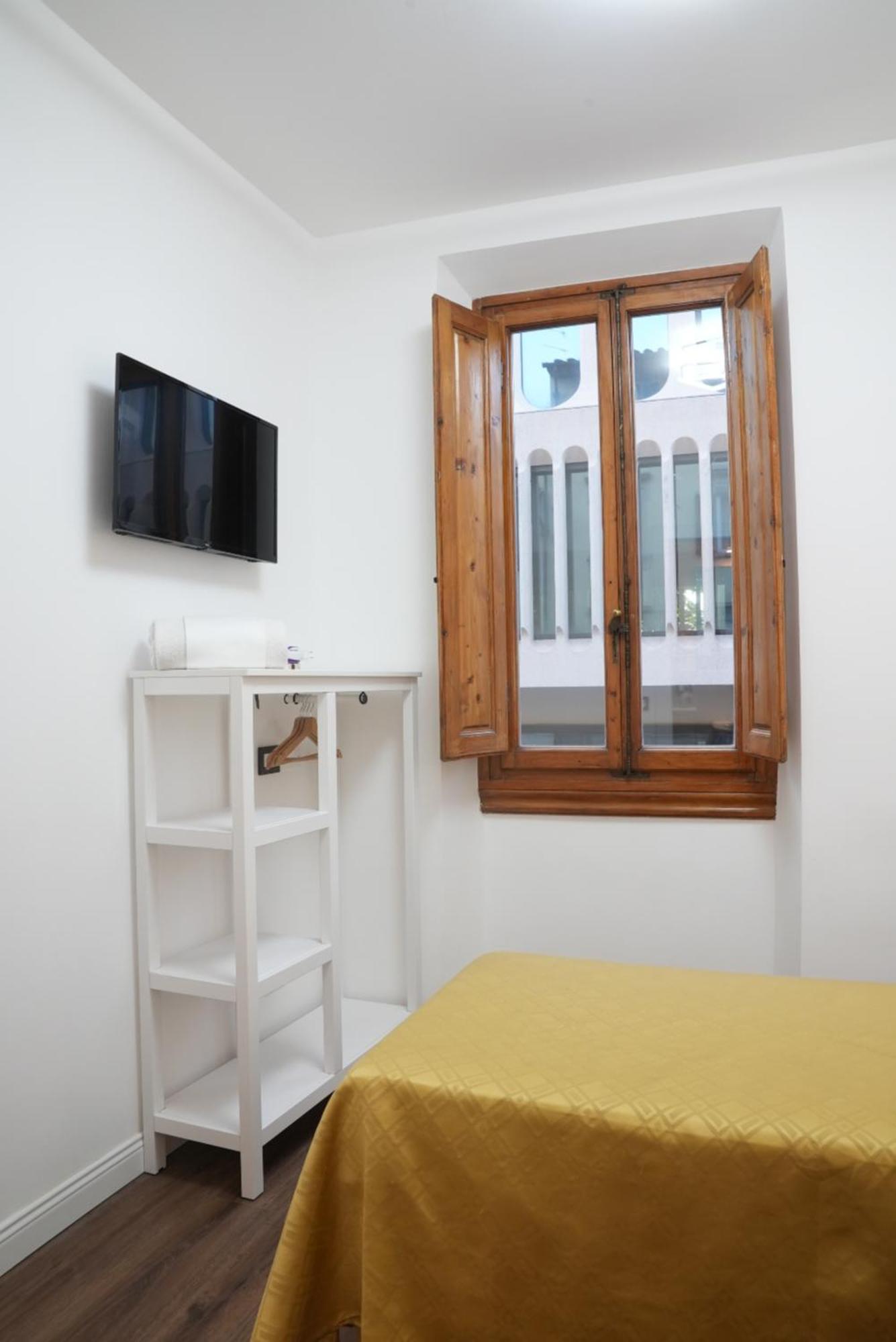 Affitta Camere Mimi Family Florenz Exterior foto